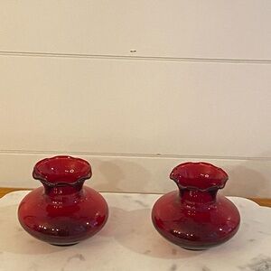 Vintage Anchor Hocking Royal Ruby Red Ruffled Edge Glass Bud Vases Set Of 2 MCM